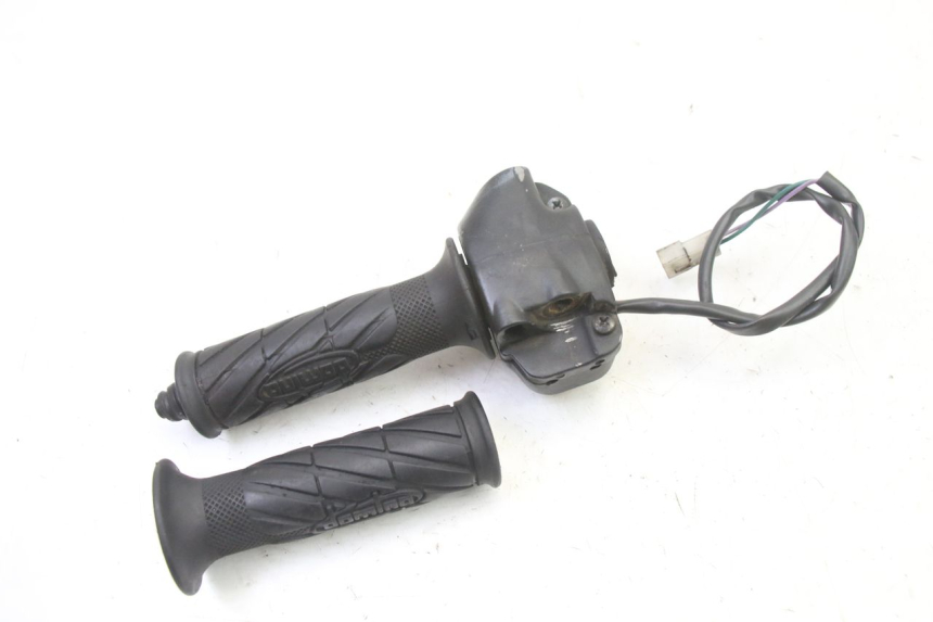 photo de INTERRUPTOR DERECHO PEUGEOT VIVACITY 50 (2004 - 2009)
