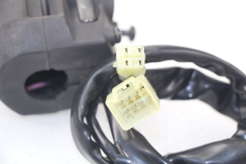 photo de CONMUTADOR DERECHA YAMAHA XMAX X-MAX ABS 125 (2014 - 2016) - Otra perspectiva