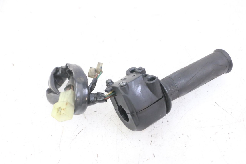 photo de INTERRUPTOR DERECHO YAMAHA X-MAX XMAX 125 (2010 - 2014)