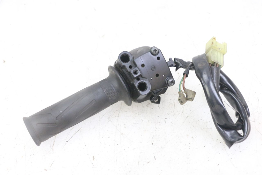 photo de INTERRUPTOR DERECHO YAMAHA X-MAX XMAX 125 (2010 - 2014)