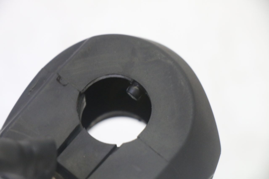 photo de INTERRUPTOR DERECHO YAMAHA X-MAX XMAX 125 (2010 - 2014)