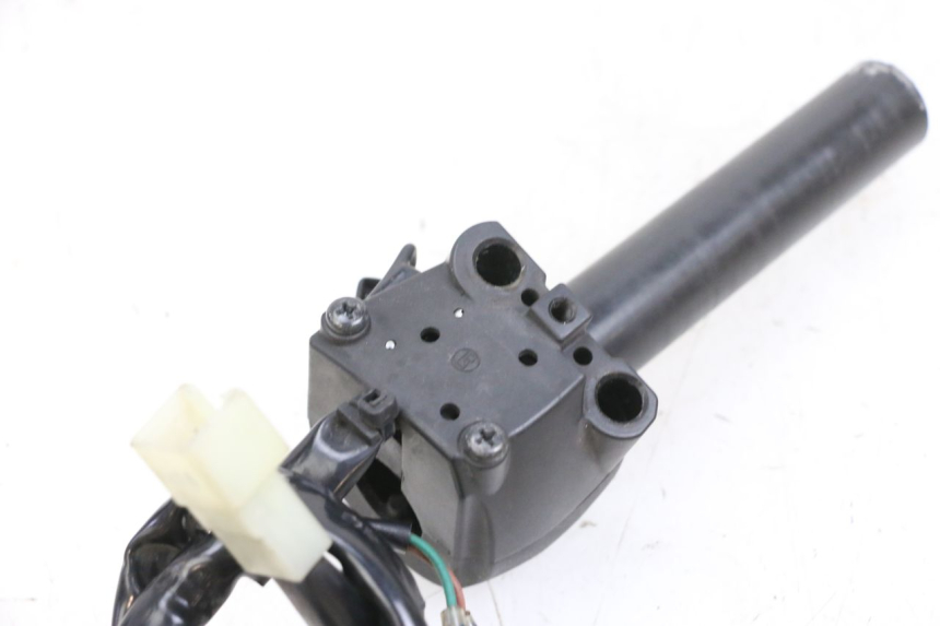 photo de INTERRUPTOR DERECHO YAMAHA X-MAX XMAX 125 (2010 - 2014) - Detalle de la pieza