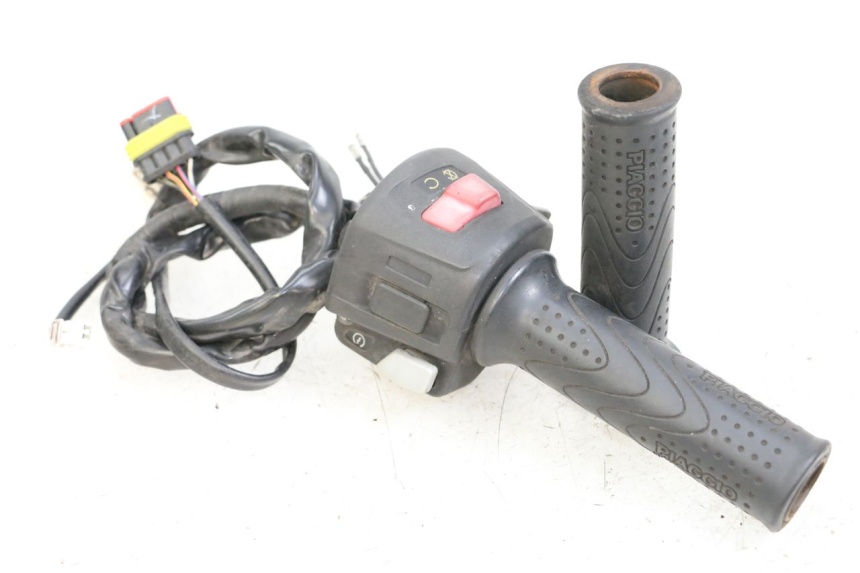 photo de INTERRUPTOR DERECHO PIAGGIO X10 125 (2012 - 2017)