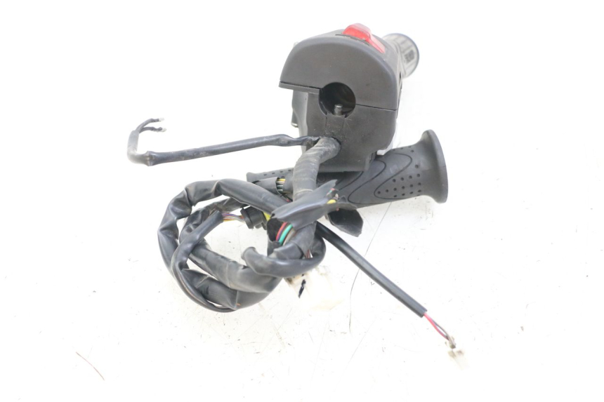 photo de INTERRUPTOR DERECHO PIAGGIO X10 125 (2012 - 2017)
