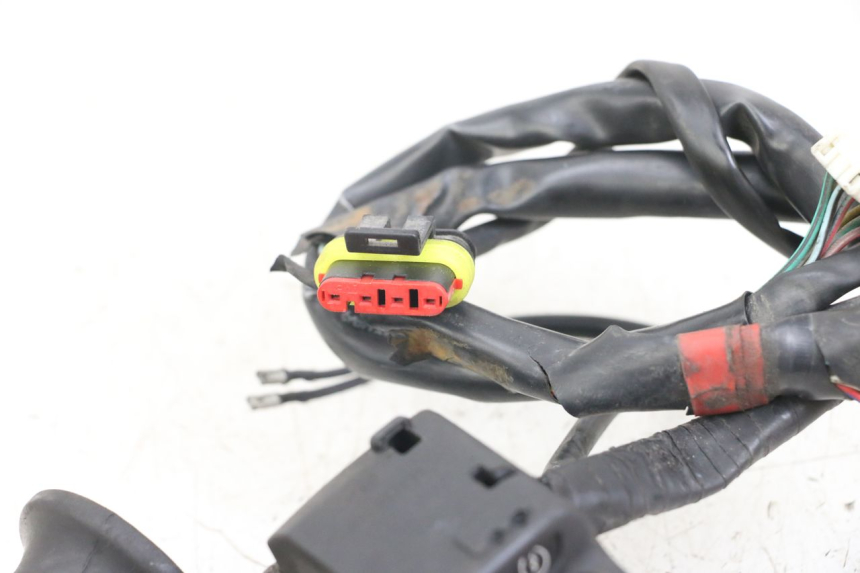 photo de INTERRUPTOR DERECHO PIAGGIO X10 125 (2012 - 2017)