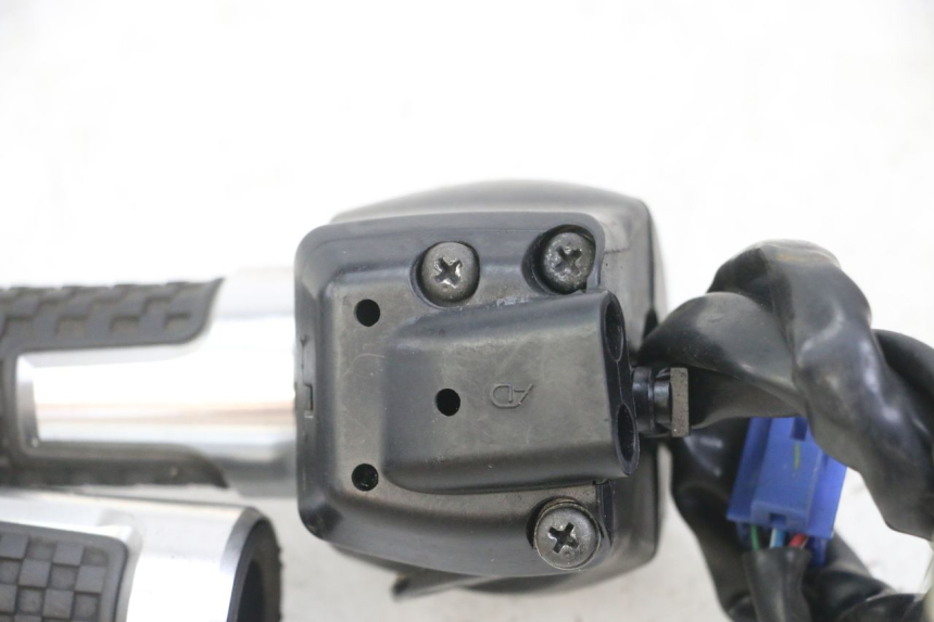 photo de CONMUTADOR DERECHA YAMAHA XJ6 ABS 600 (2008 - 2016)