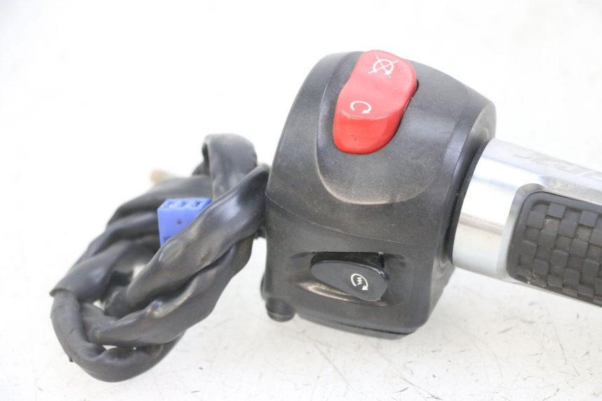 photo de CONMUTADOR DERECHA YAMAHA XJ6 ABS 600 (2008 - 2016)