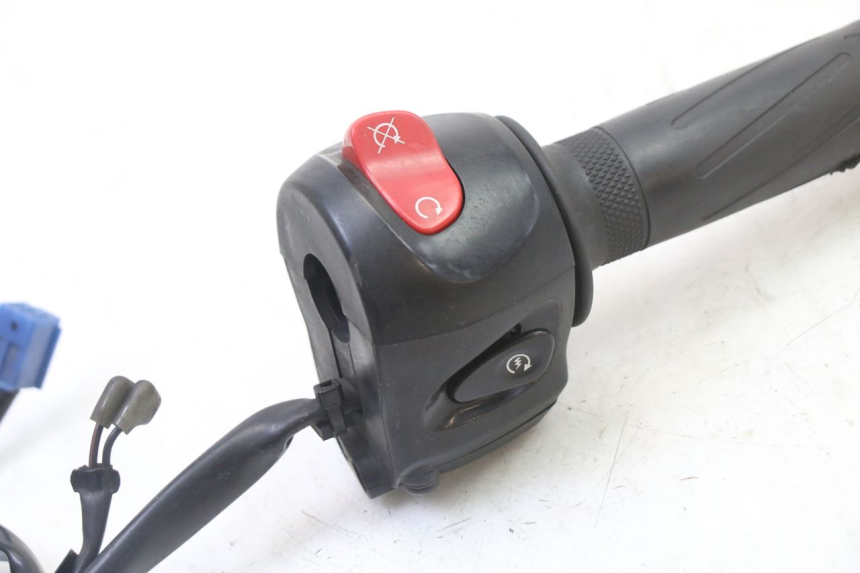 photo de CONMUTADOR DERECHA YAMAHA XJ6 ABS 600 (2008 - 2016)