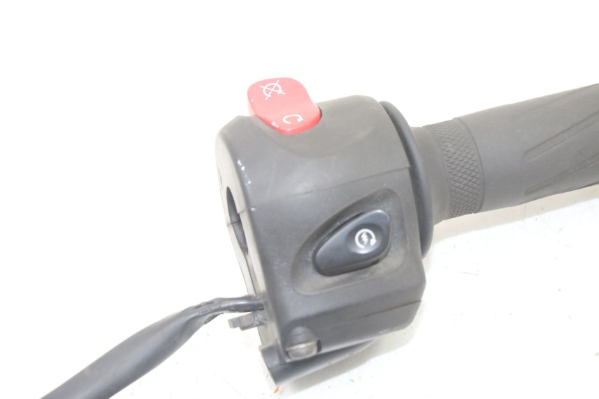 photo de CONMUTADOR DERECHA YAMAHA FZ6 FAZER S2 600 (2007 - 2011)