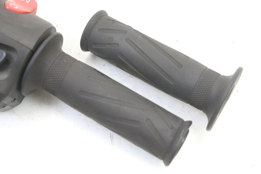 photo de CONMUTADOR DERECHA YAMAHA FZ6 FAZER S2 600 (2007 - 2011)