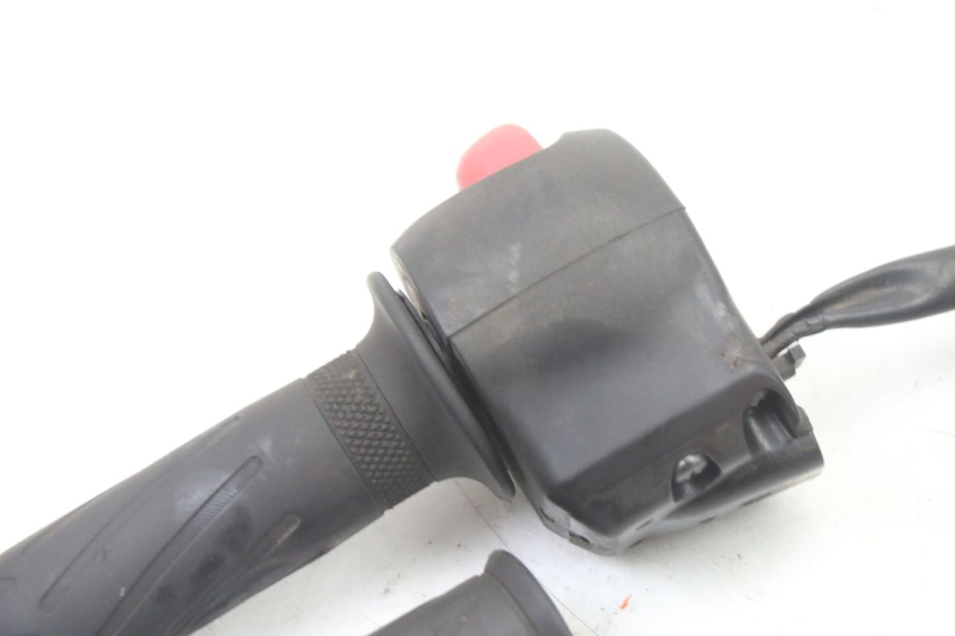 photo de CONMUTADOR DERECHA YAMAHA FZ6 FAZER S2 600 (2007 - 2011)