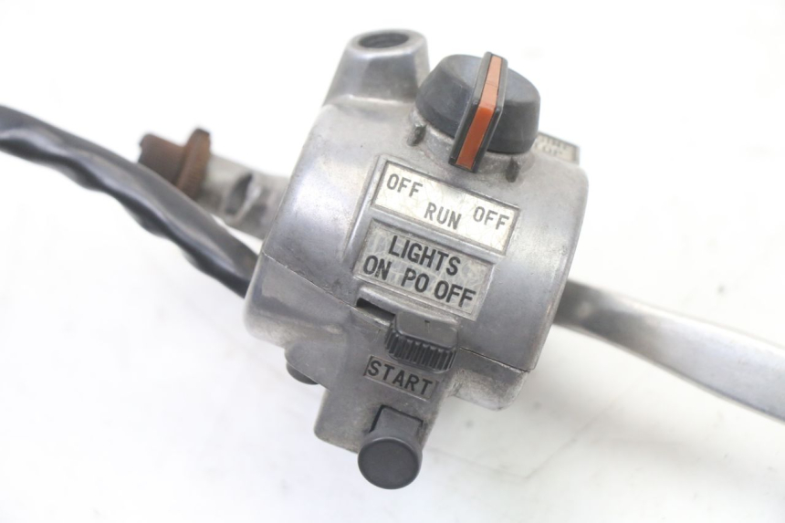 photo de INTERRUPTOR DERECHO YAMAHA SR 125 (1982 - 2003)
