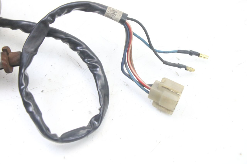 photo de INTERRUPTOR DERECHO YAMAHA SR 125 (1982 - 2003)