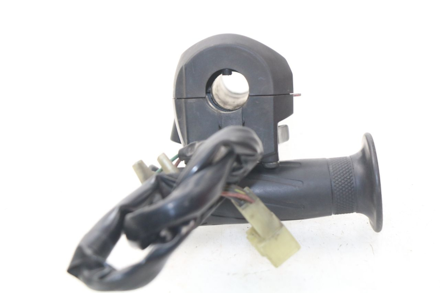 photo de INTERRUPTOR DERECHO YAMAHA X-MAX XMAX 125 (2010 - 2014)