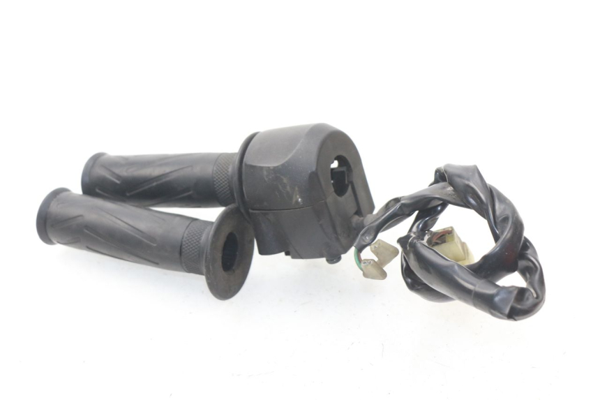 photo de INTERRUPTOR DERECHO YAMAHA X-MAX XMAX 125 (2010 - 2014)