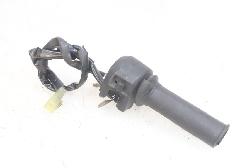 photo de INTERRUPTOR DERECHO YAMAHA X-MAX XMAX 125 (2010 - 2014)