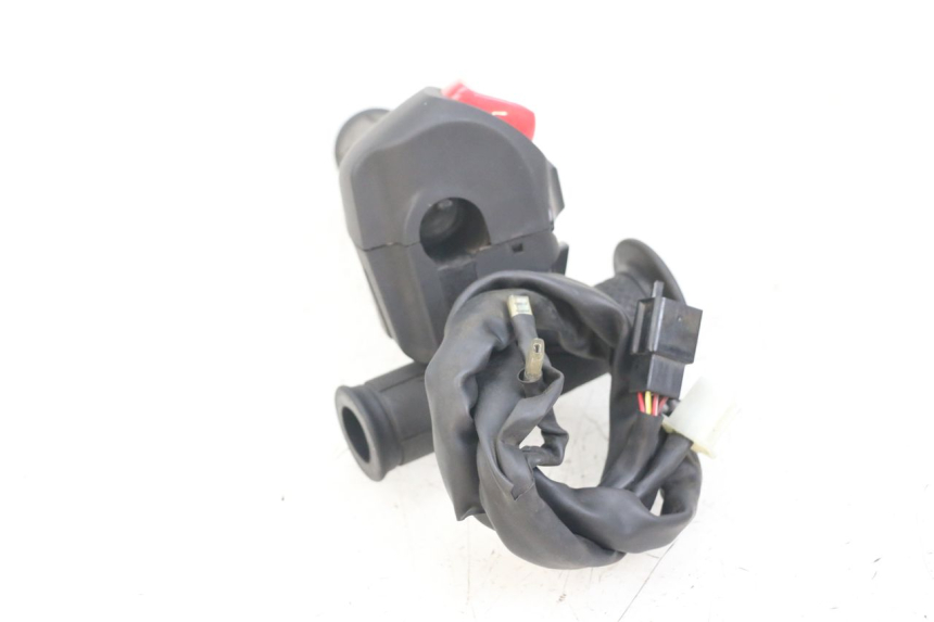 photo de INTERRUPTOR DERECHO YAMAHA XMAX X-MAX ABS 125 (2017 - 2020)