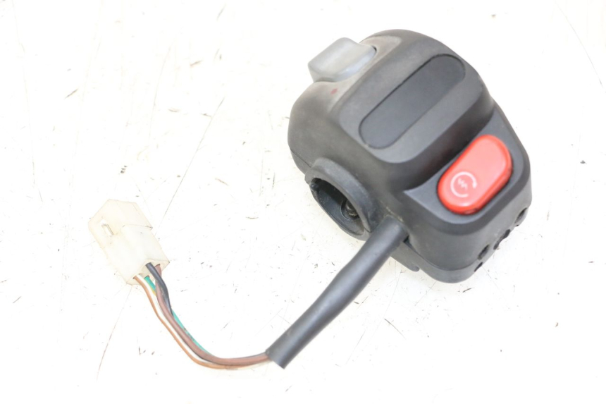 photo de INTERRUPTOR DERECHO YAMAHA YP MAJESTY 125 (2007 - 2010)