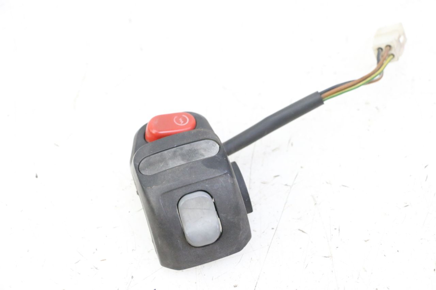 photo de INTERRUPTOR DERECHO YAMAHA YP MAJESTY 125 (2002 - 2006)