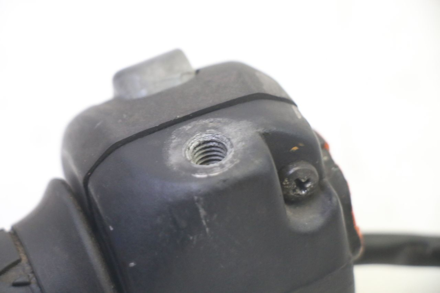 photo de INTERRUPTOR DERECHO YAMAHA YP MAJESTY 125 (2007 - 2010)