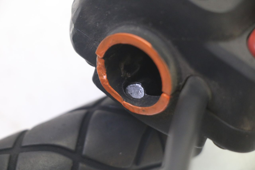 photo de INTERRUPTOR DERECHO YAMAHA YP MAJESTY 125 (2007 - 2010)