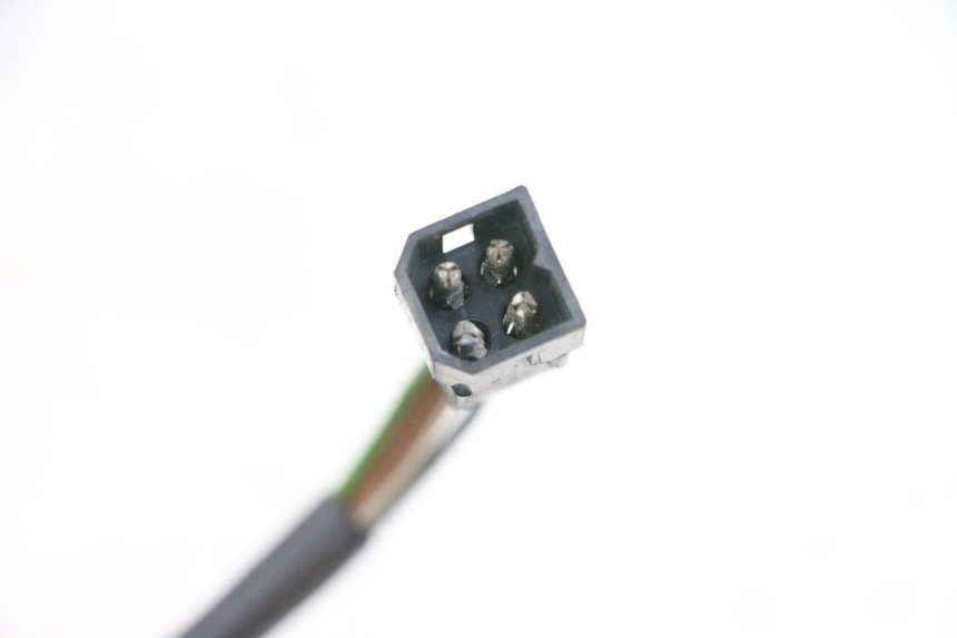 photo de INTERRUPTOR DERECHO YAMAHA YP MAJESTY 125 (2002 - 2006) - Zoom estado de uso