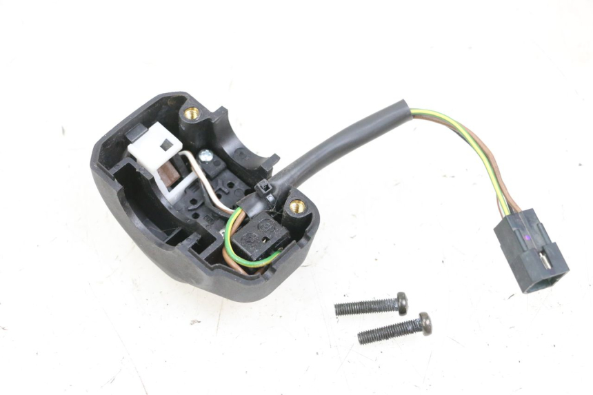 photo de INTERRUPTOR DERECHO YAMAHA YP MAJESTY 125 (2002 - 2006) - Otra perspectiva