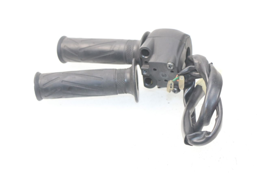 photo de CONMUTADOR DERECHA YAMAHA YP X-MAX XMAX 400 (2014 - 2017)