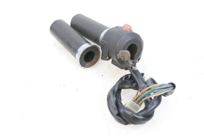 photo de CONMUTADOR DERECHA KYMCO ZING 125 (1997 - 2003) - Estado de la superficie y material