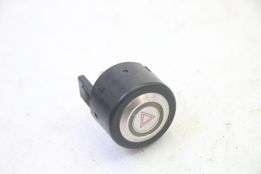 photo de CONMUTADOR LUCES EMERGENCIA ADIVA AD3 300 (2014 - 2020)