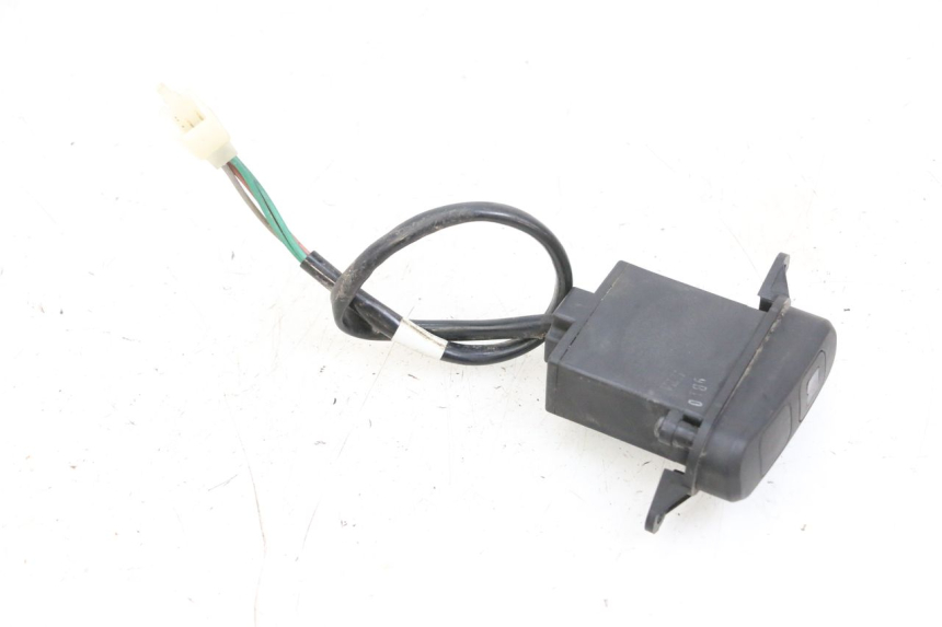 photo de CONMUTADOR LUCES EMERGENCIA SYM GTS EVO 125 (2009 - 2013) - Otra perspectiva