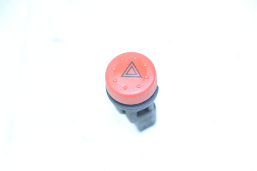 photo de CONMUTADOR LUCES EMERGENCIA PIAGGIO MP3 LT 300 (2010 - 2016)