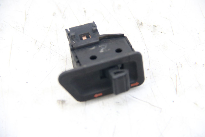 photo de CONMUTADOR DE LUCES DE EMERGENCIA HONDA PES PS I 125 (2006 - 2012)
