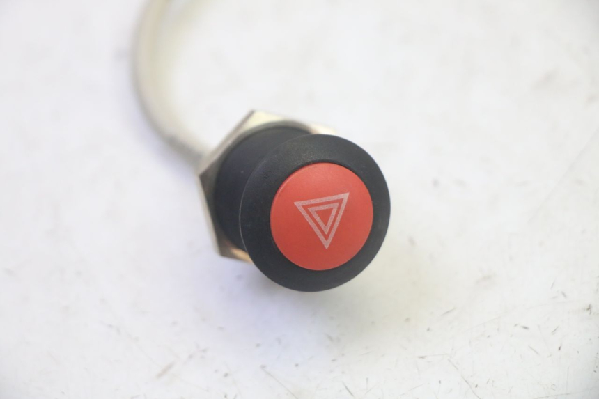 photo de CONMUTADOR LUCES EMERGENCIA LIGIER PULSE 3 1 (2014 - 2020) - Zoom estado de uso