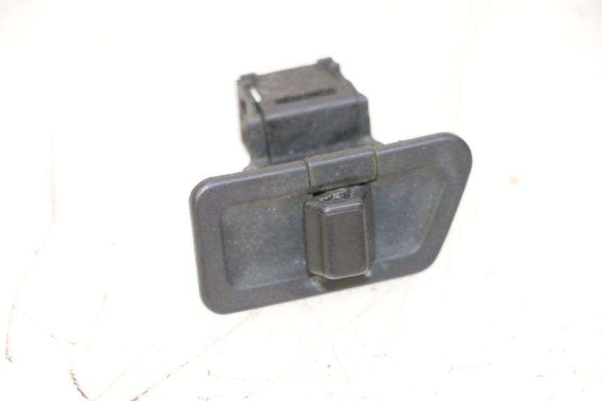 photo de CONMUTADOR DE LUCES DE EMERGENCIA YAMAHA XMAX X-MAX 125 (2006 - 2009) - Detalle de la pieza