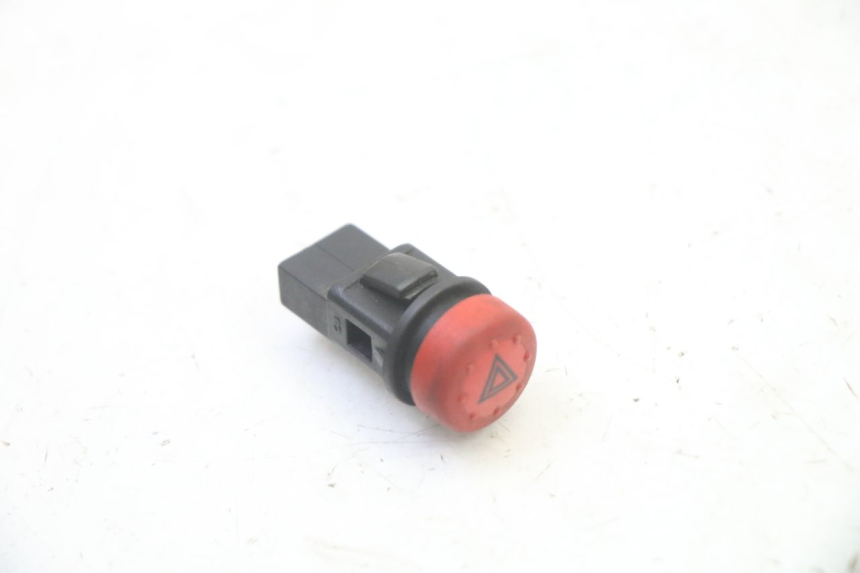 photo de CONMUTADOR DE LUCES DE EMERGENCIA PIAGGIO X9 EVOLUTION 125 (2003 - 2007)