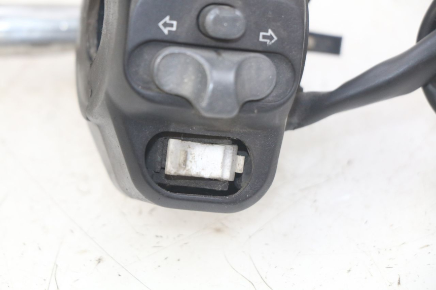 photo de INTERRUPTOR DE LUCES IZQUIERDO APRILIA SCARABEO 100 (2003 - 2012)