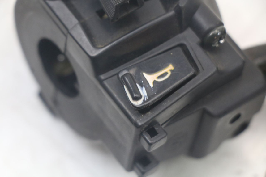 photo de INTERRUPTOR DE LUCES IZQUIERDO JONWAY AZTRAL 125 (2008 - 2017)