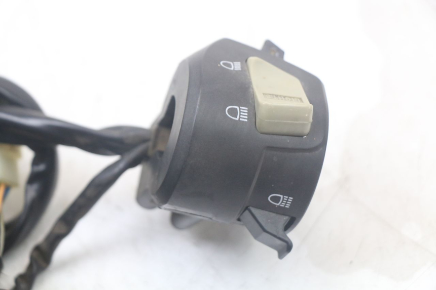 photo de INTERRUPTOR DE LUCES IZQUIERDO JONWAY AZTRAL 125 (2008 - 2017)