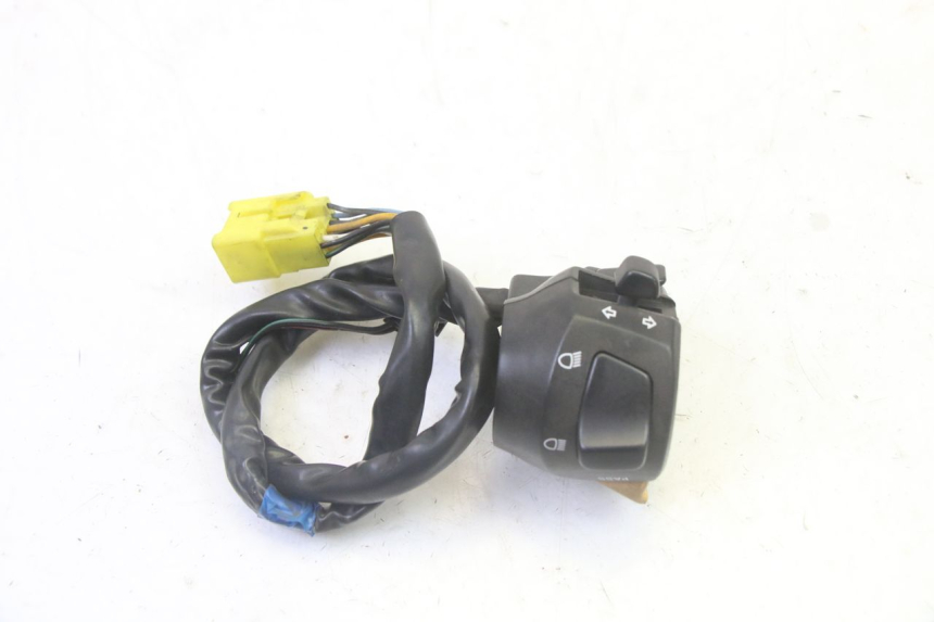 photo de INTERRUPTOR DE LUCES IZQUIERDO SUZUKI BURGMAN 125 (2007 - 2014)