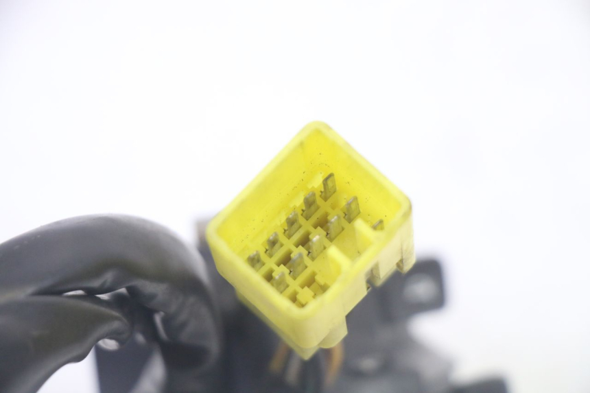 photo de INTERRUPTOR DE LUCES IZQUIERDO SUZUKI BURGMAN 125 (2007 - 2014)