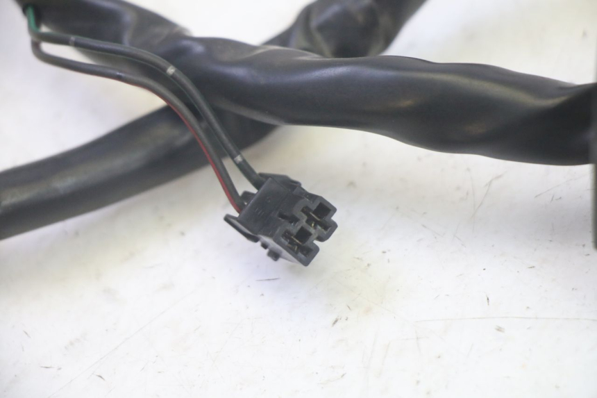 photo de INTERRUPTOR DE LUCES IZQUIERDO SUZUKI BURGMAN 125 (2007 - 2014) - Recambio usado revisado