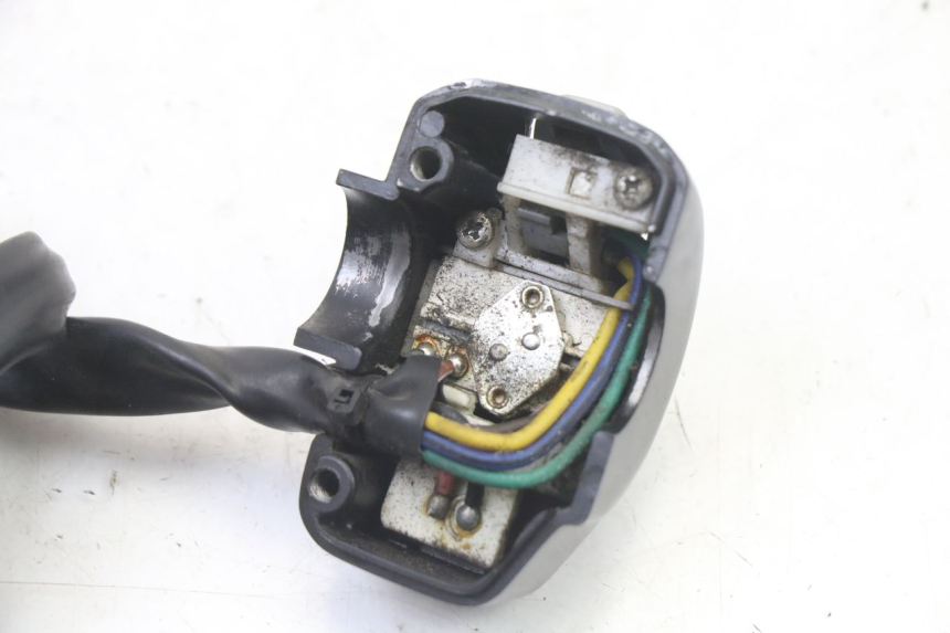 photo de INTERRUPTOR DE LUCES IZQUIERDO YAMAHA BW'S BWS 125 (2010 - 2013)