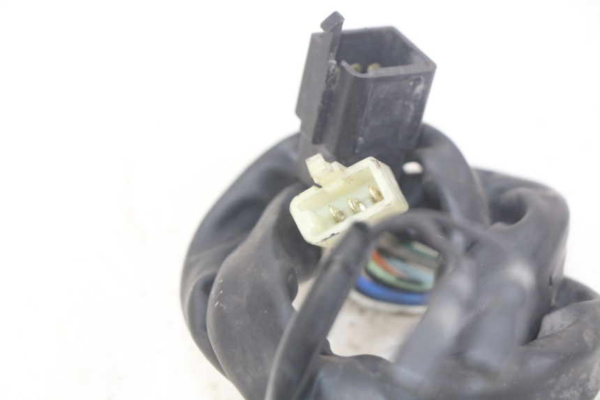 photo de INTERRUPTOR DE LUCES IZQUIERDO HONDA CBR F SC25 1000 (1989 - 1992)