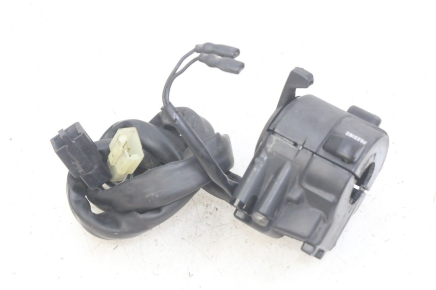 photo de INTERRUPTOR DE LUCES IZQUIERDO HONDA CBR F SC25 1000 (1989 - 1992)