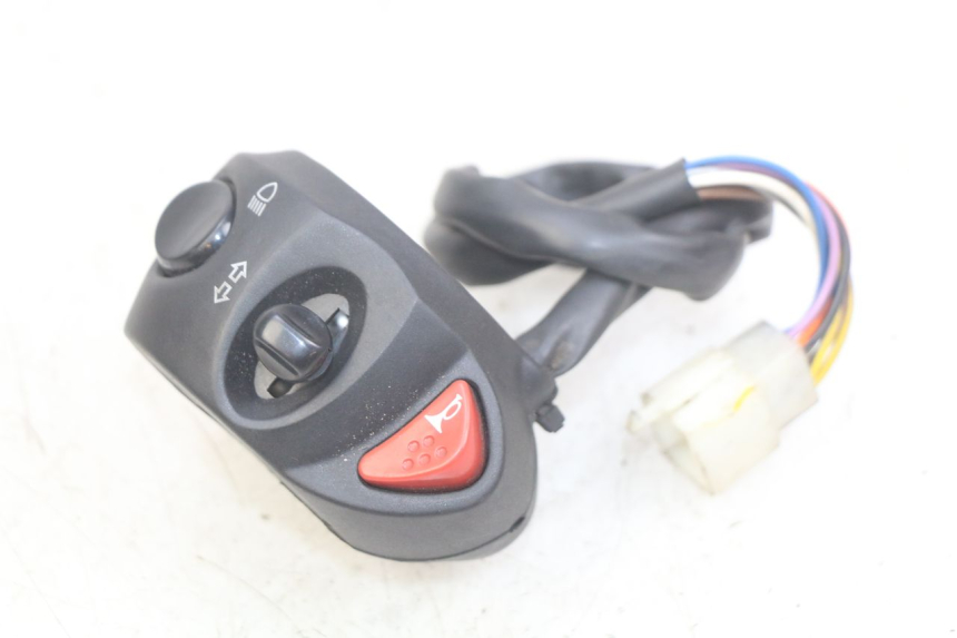 photo de INTERRUPTOR DE LUCES IZQUIERDO PEUGEOT CITYSTAR AIR 125 (2014 - 2017)