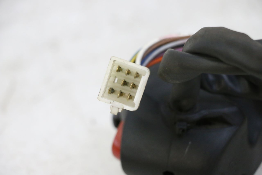 photo de INTERRUPTOR DE LUCES IZQUIERDO PEUGEOT CITYSTAR 50 (2013 - 2017)