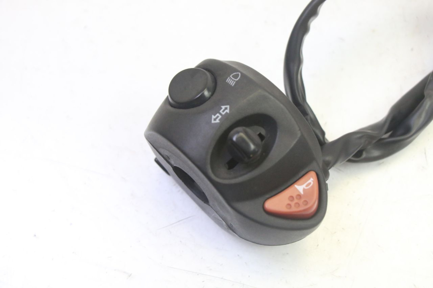 photo de INTERRUPTOR DE LUCES IZQUIERDO PEUGEOT CITYSTAR 50 (2013 - 2017)