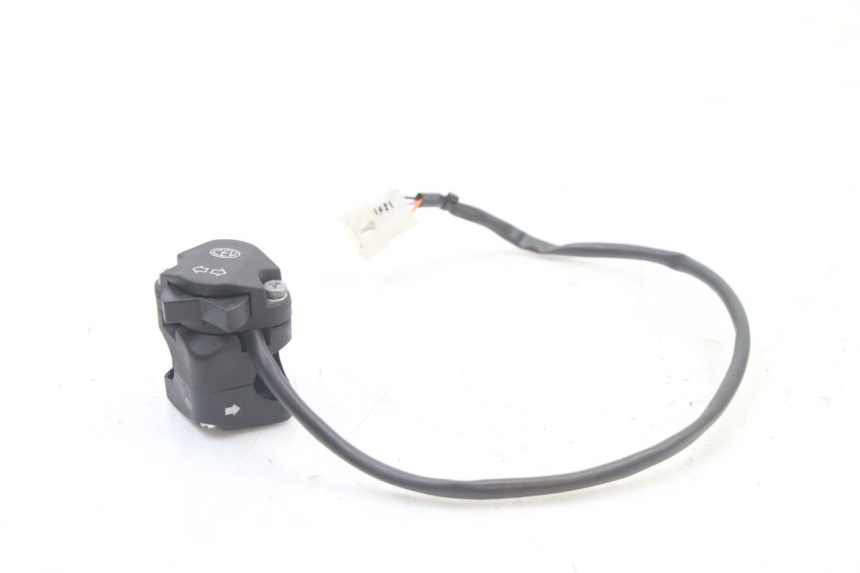 photo de CONMUTADOR IZQUIERDA DERBI SENDA SM DRD X-TREME 50 (2011 - 2017)