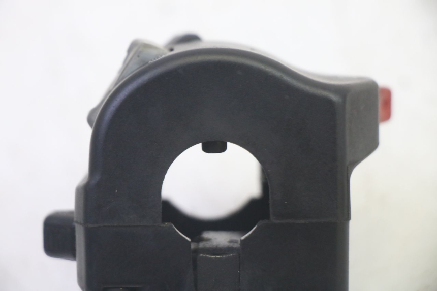 photo de CONMUTADOR IZQUIERDA SUZUKI DL V STROM 1000 (2002 - 2007) - Detalles de los puntos de fijación